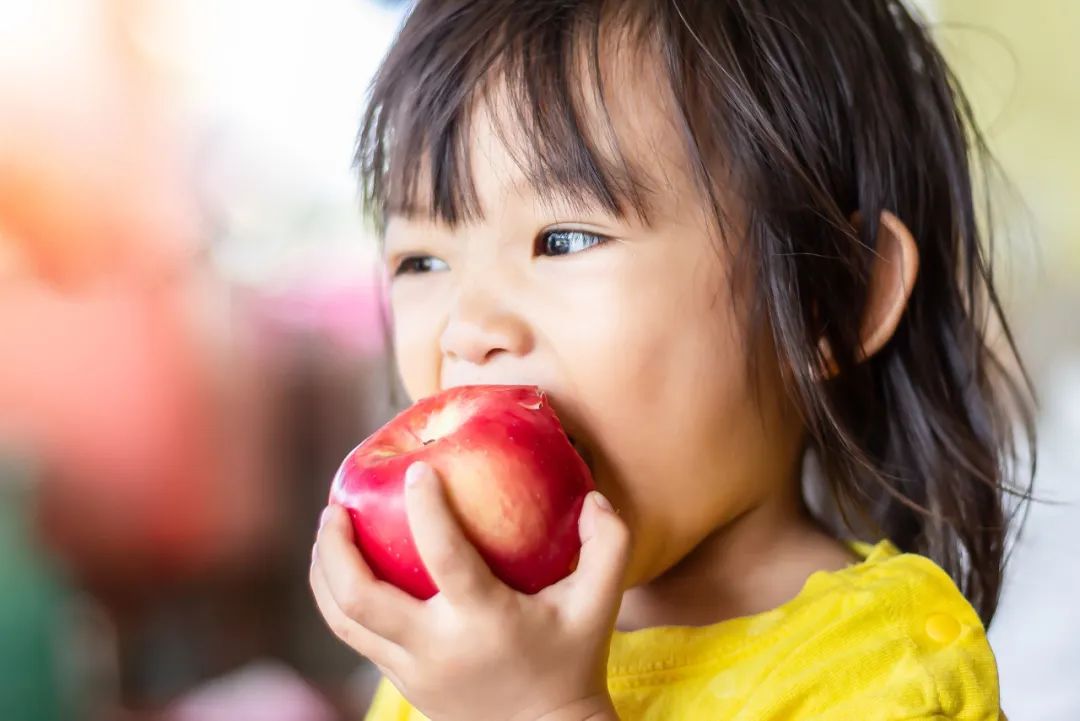 小孩一般几岁换牙？希玛爱康健无费用儿童口腔拍片检查！